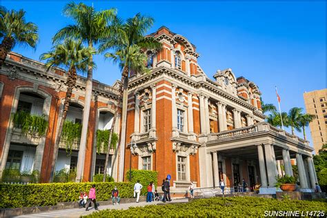 醫院大廳|臺大醫院西址古蹟，舊院區特色建築風格堪稱經典，台大常德街門。